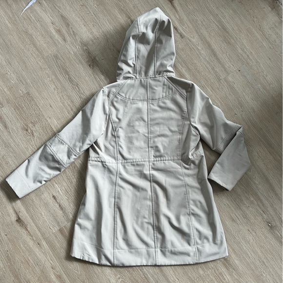 Tattoo Spring/Fall jacket, water proof and lined - Picture 4 of 5